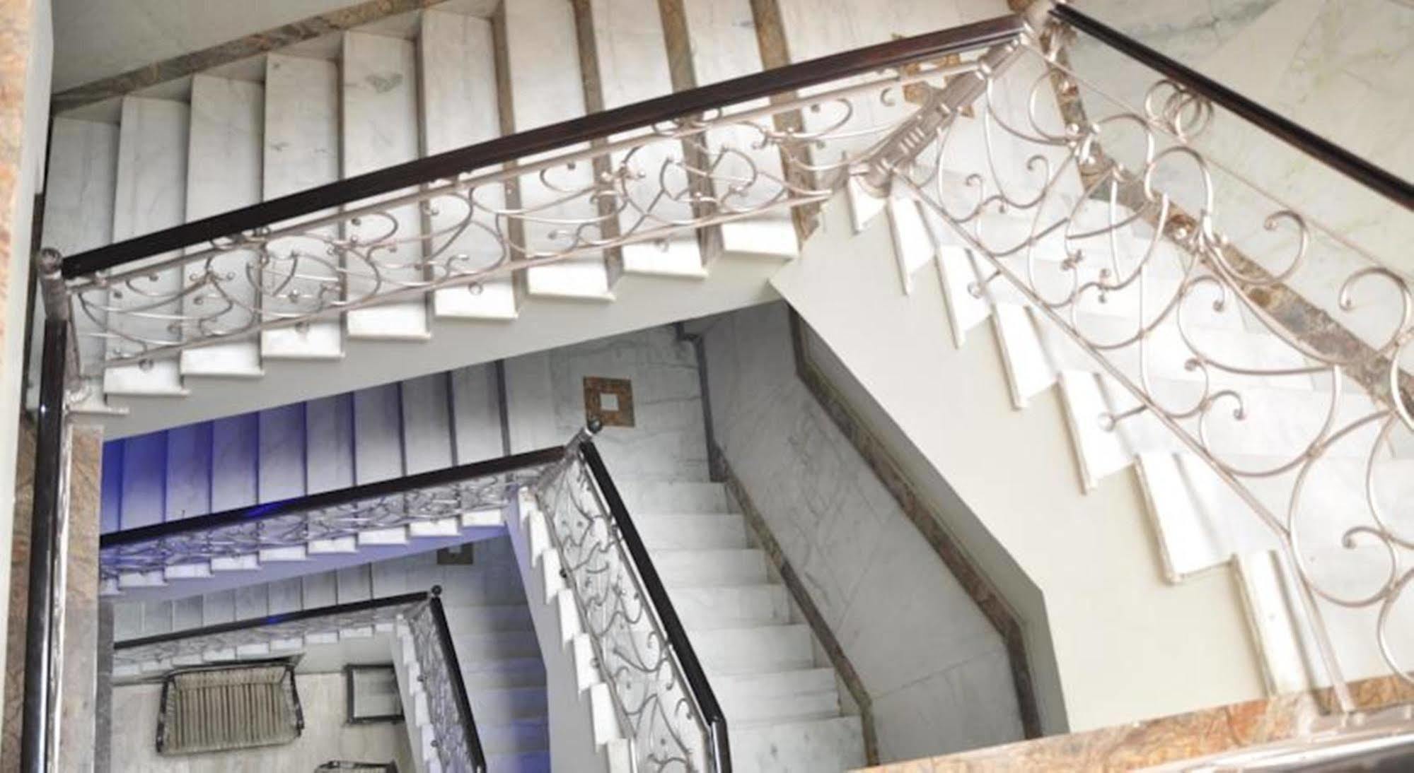 Hotel Stay Well Dx New Delhi Luaran gambar